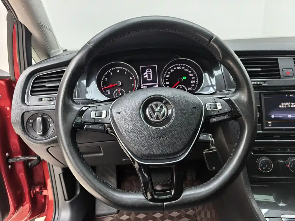 Volkswagen Golf 2018 — фото 11