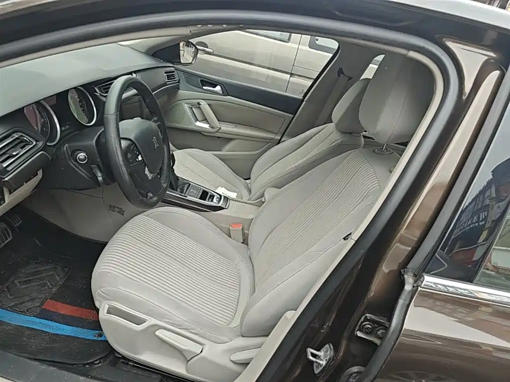 Peugeot 408 2015 — фото 15