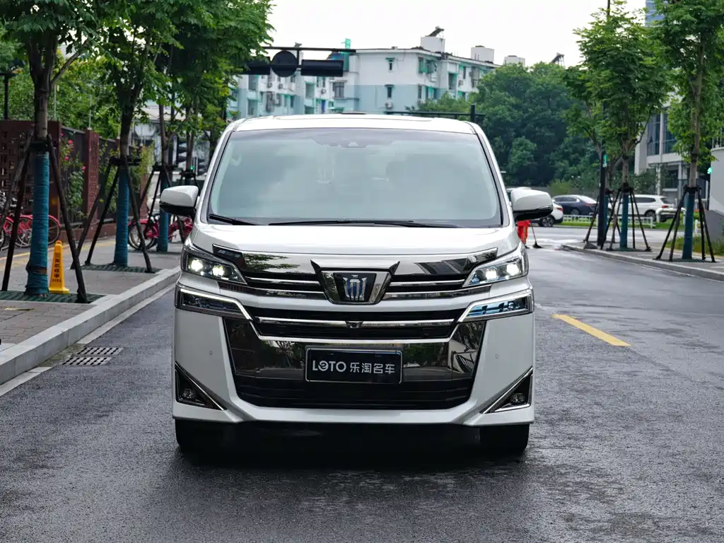 Toyota Vellfire 2022 — фото 2