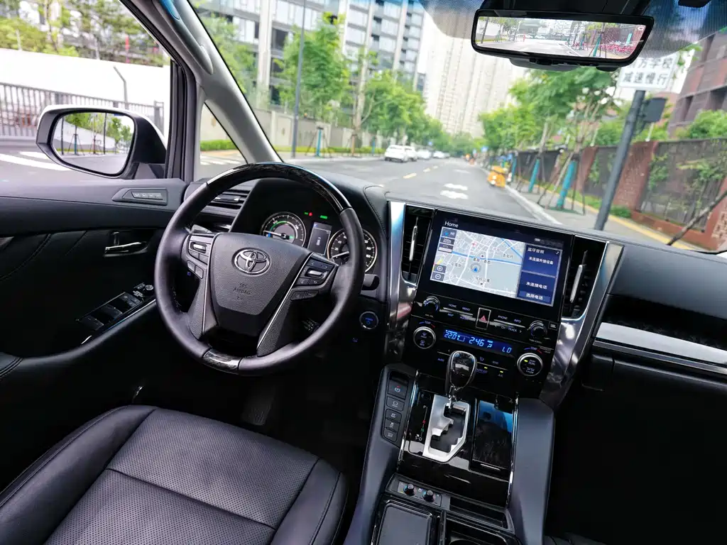 Toyota Vellfire 2022 — фото 6