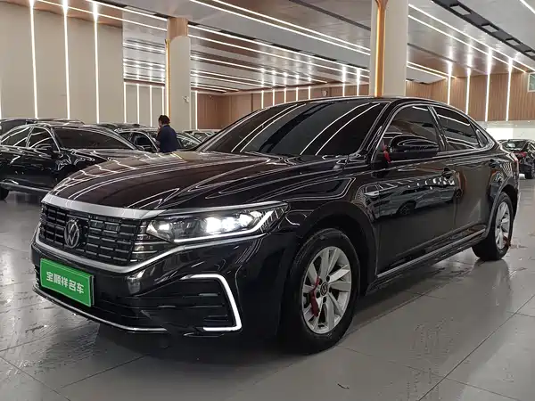 Volkswagen Passat Plug-In Hybrid 2026