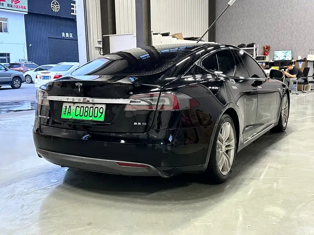 Tesla Model S 2015 — фото 7