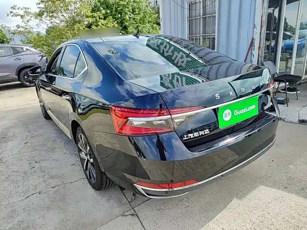 Skoda Superb 2025