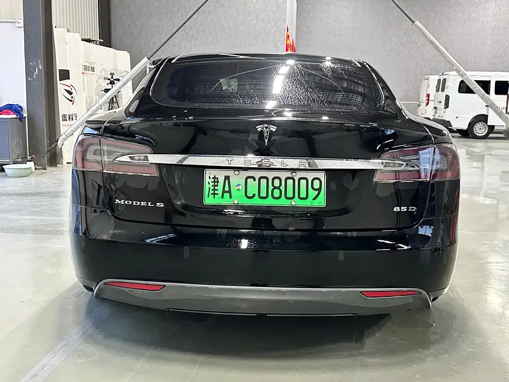 Tesla Model S 2015 — фото 6