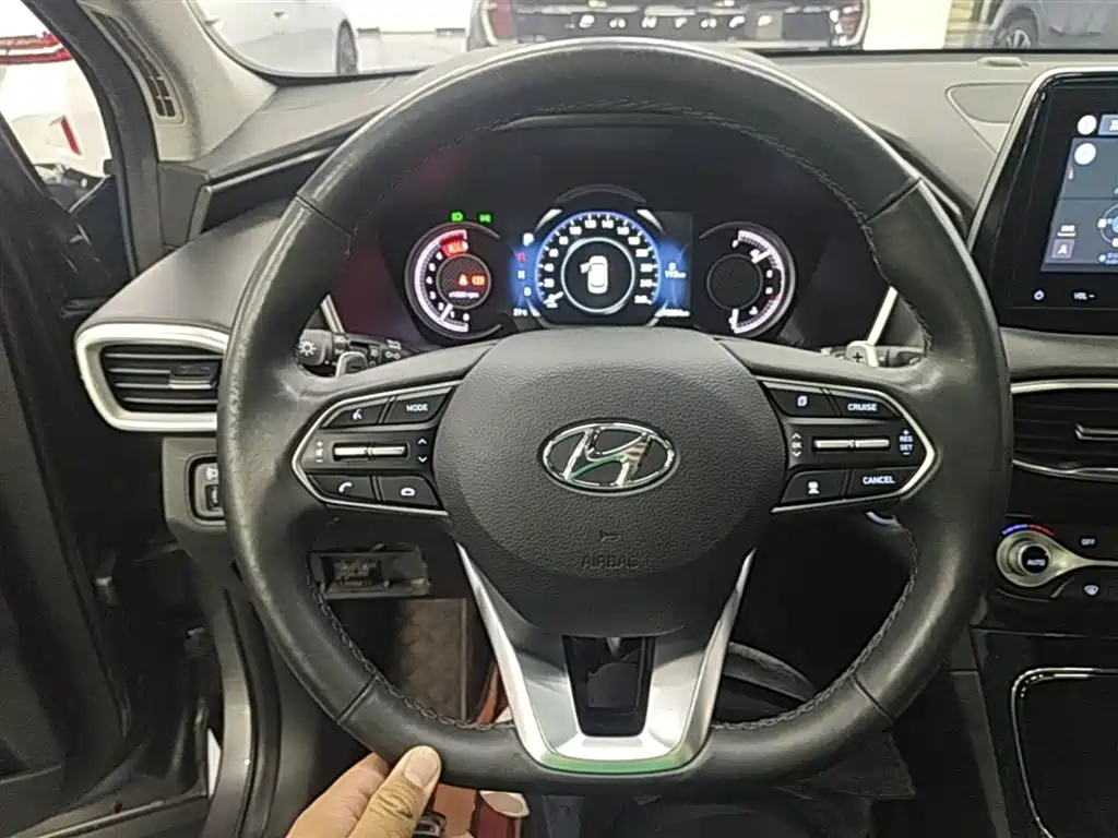 Hyundai Santa Fe 2019 — фото 11