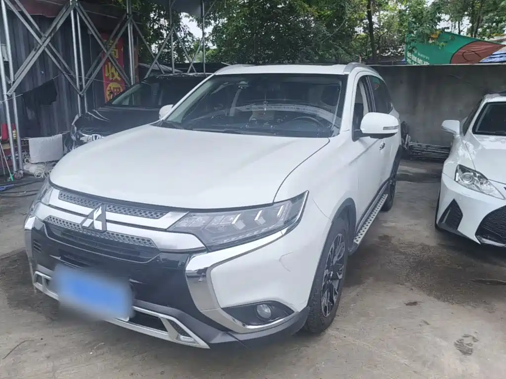 Mitsubishi Outlander 2020