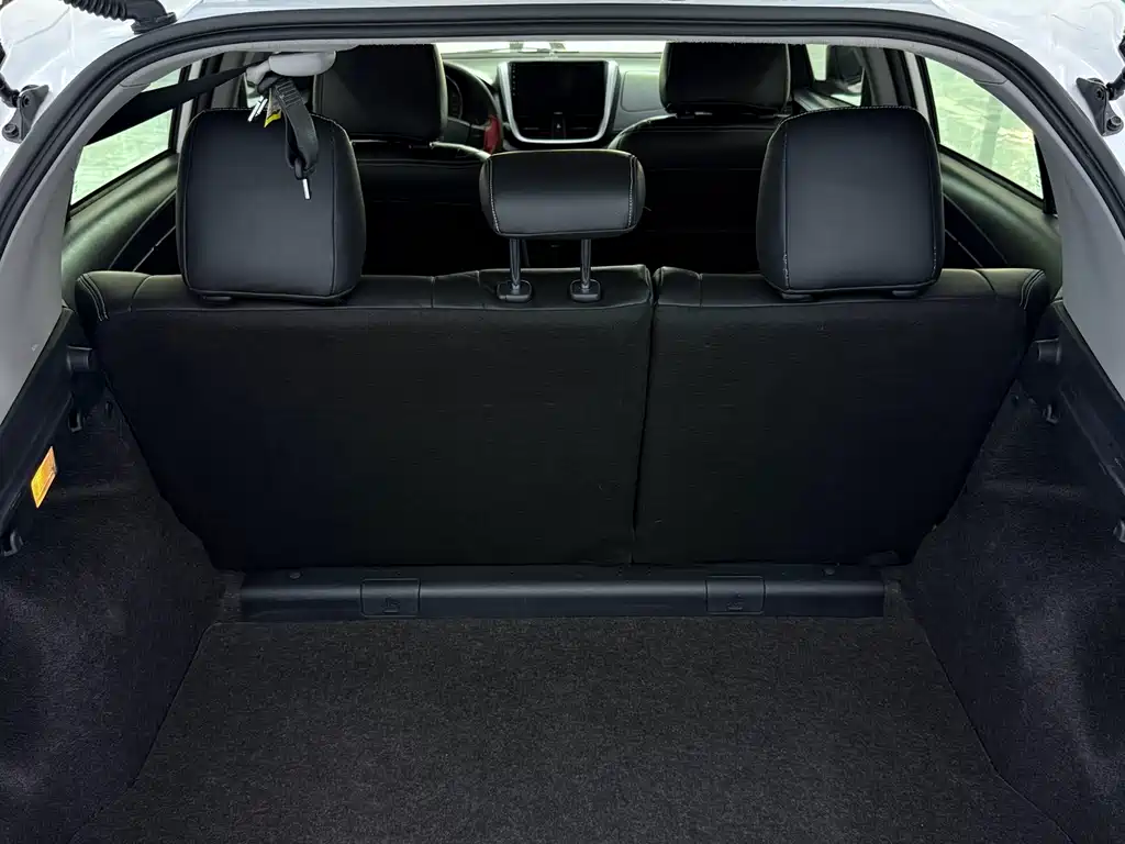 Toyota Yaris L 2022 — фото 16