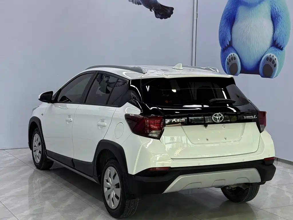 Toyota Yaris L 2022