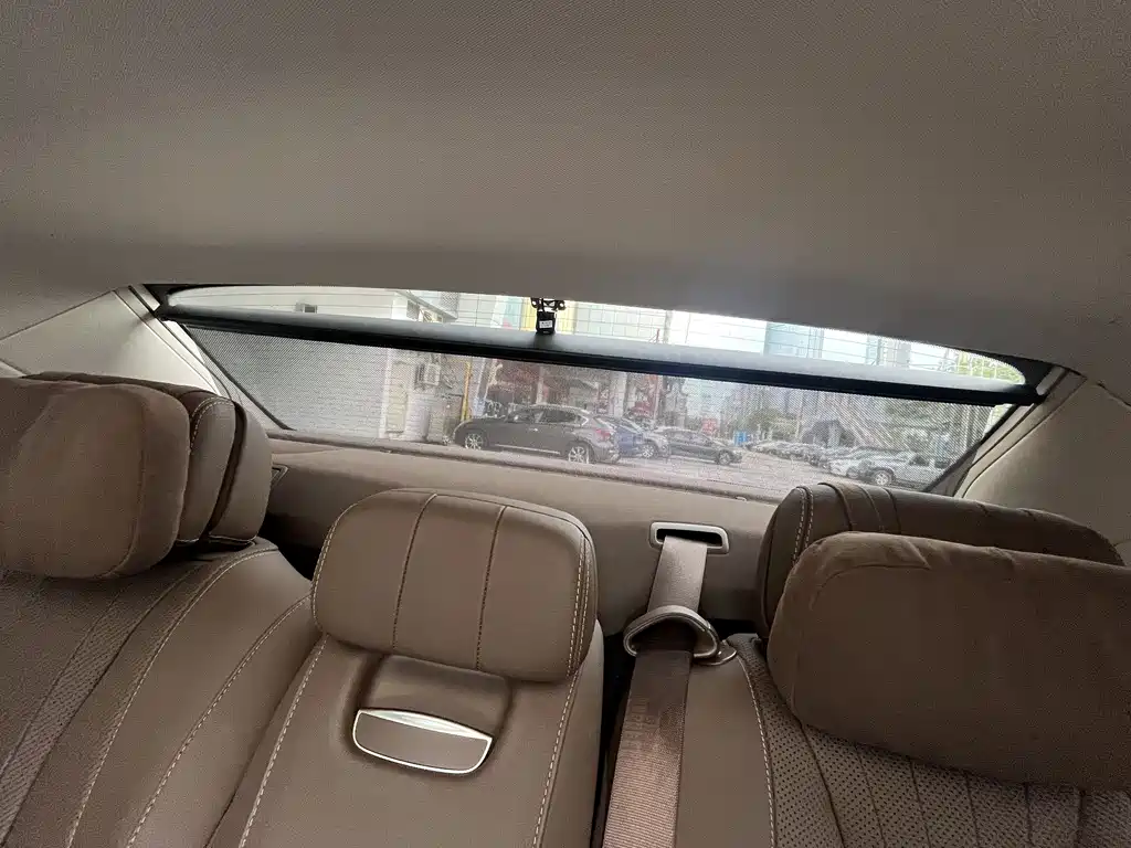 Mercedes-Benz E-Class 2020 — фото 18