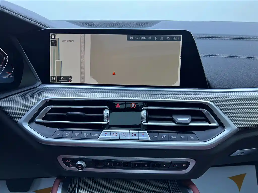 BMW X6 2022 — фото 13
