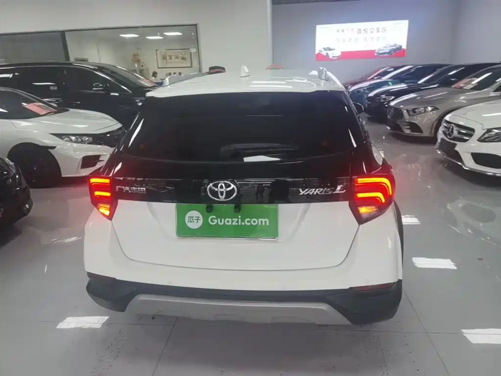 Toyota Yaris L 2020 — фото 6