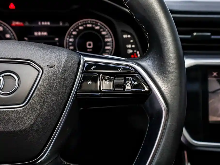 Audi A7L 2024 — фото 17