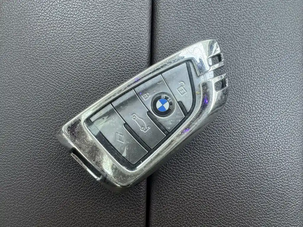 BMW 5 Series 2021 — фото 10