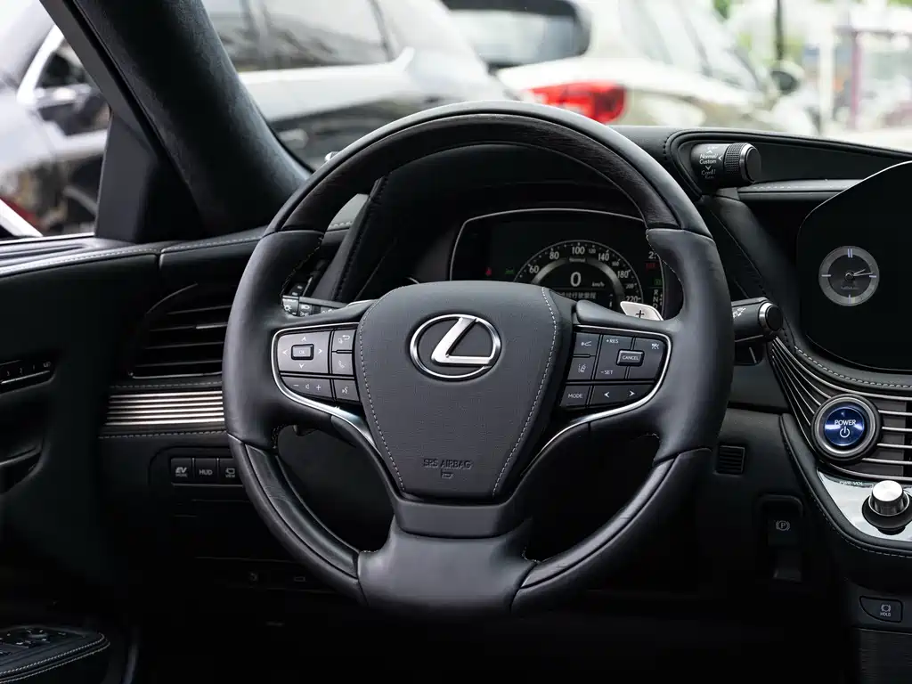 Lexus LS 2021 — фото 14
