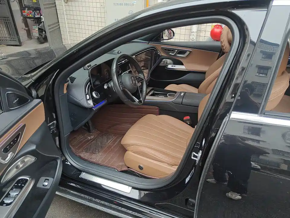 Mercedes-Benz E-Class 2024