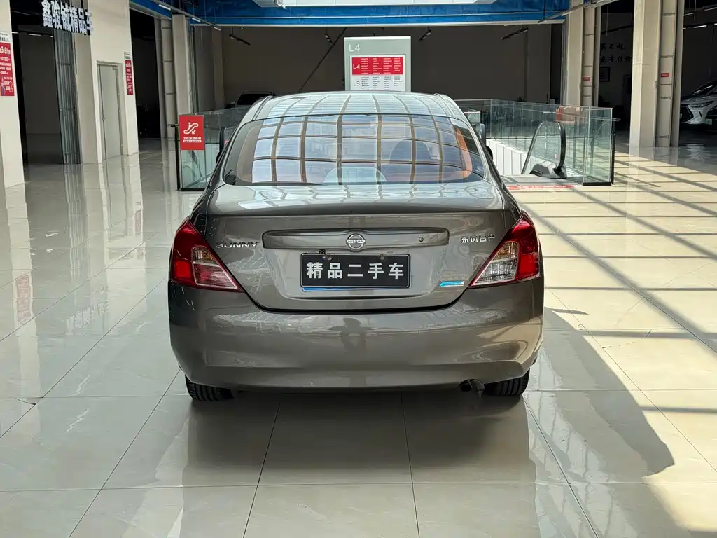 Nissan Sunny 2012 — фото 9