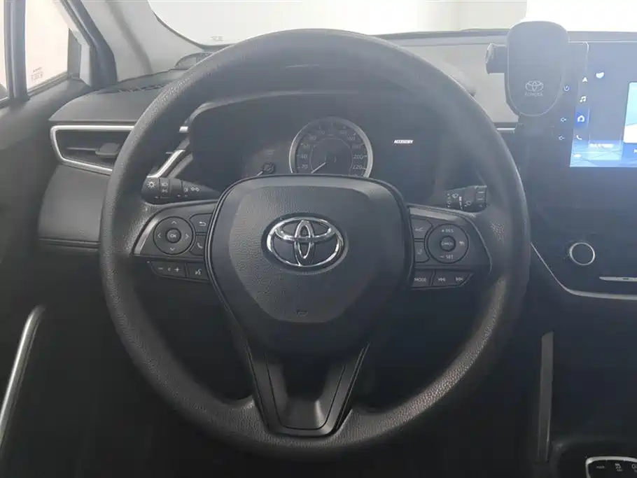 Toyota Corolla Cross 2022 — фото 15