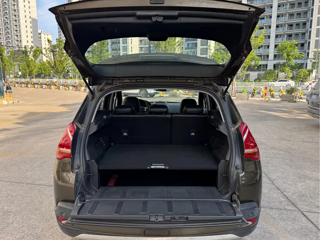 Peugeot 3008 2015 — фото 17