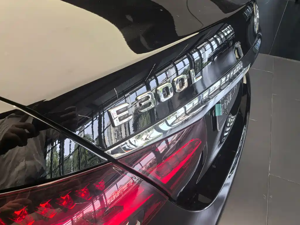 Mercedes-Benz E-Class 2023 — фото 8