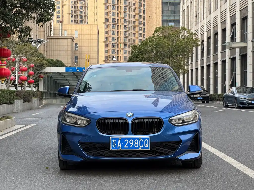 BMW 1 Series 2019 — фото 1