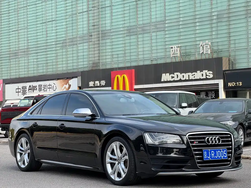 Audi S8 2014 — фото 4