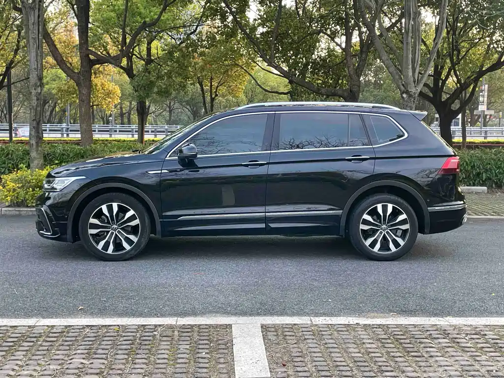 Volkswagen Tiguan L 2022 — фото 10