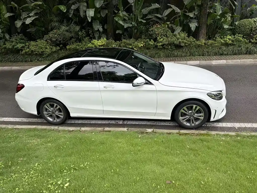 Mercedes-Benz C-Class 2021 — фото 11