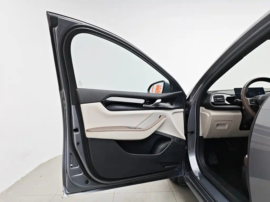 BYD Qin PLUS 2023 — фото 8