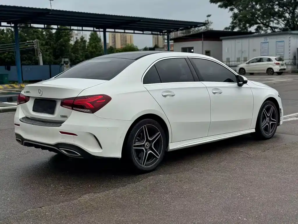 Mercedes-Benz A-Class 2019 — фото 7