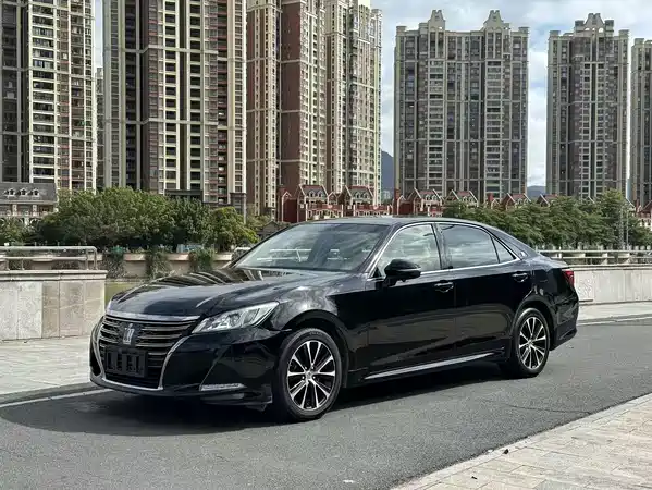 Toyota Crown 2018