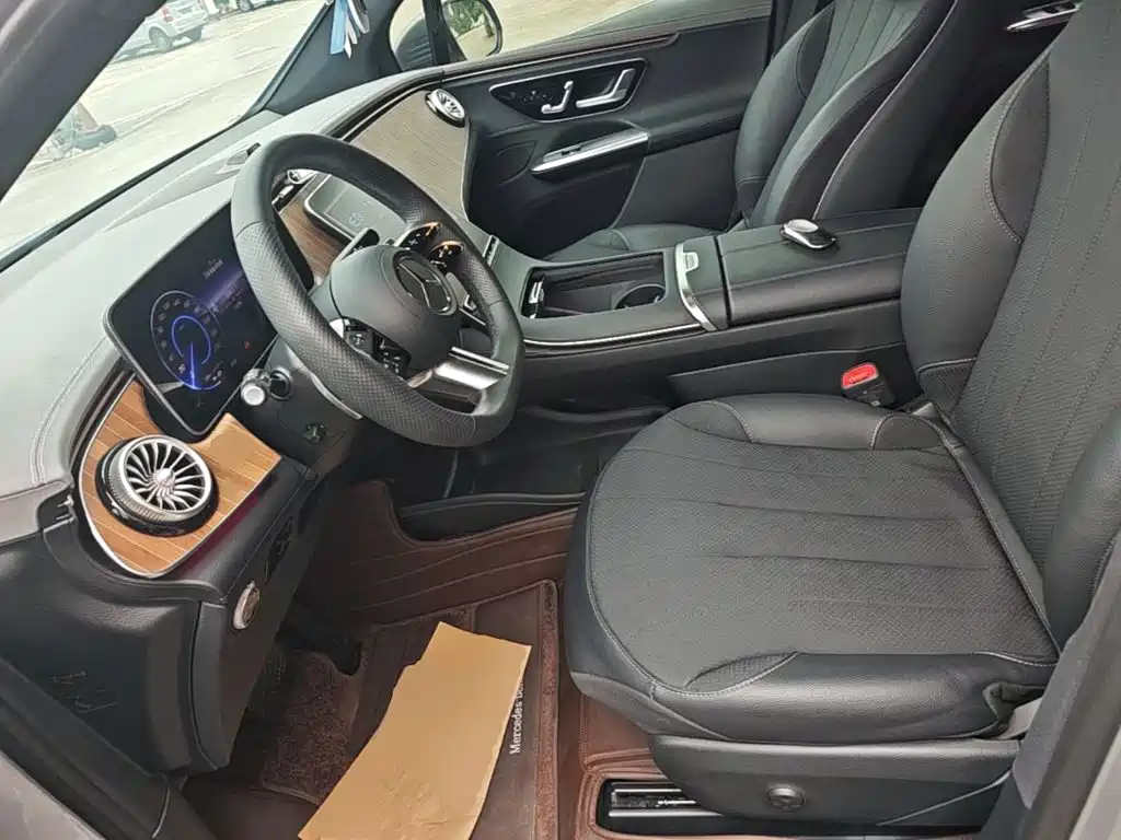 Mercedes-Benz EQE SUV 2023 — фото 15