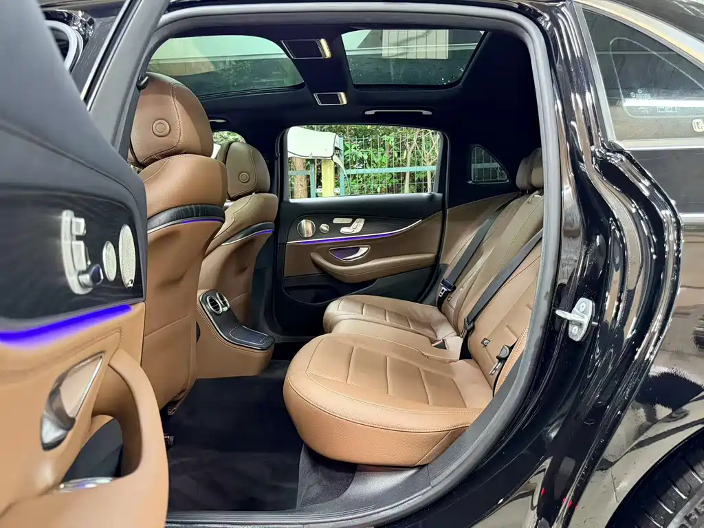 Mercedes-Benz E-Class 2022