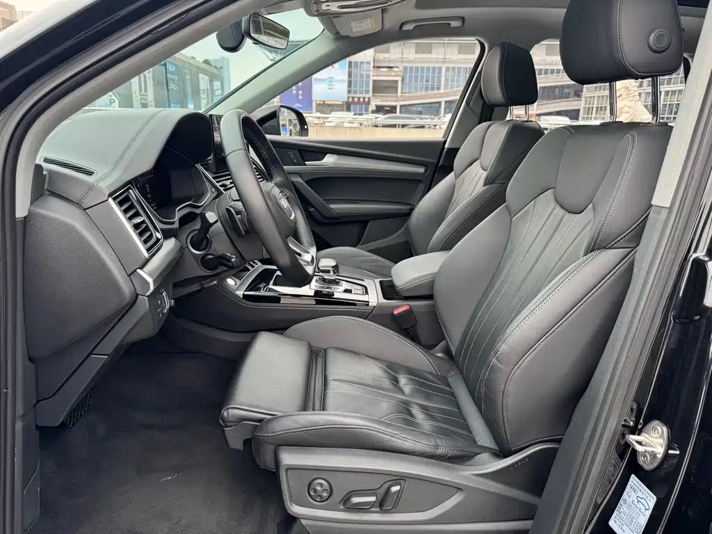 Audi Q5L 2022 — фото 16