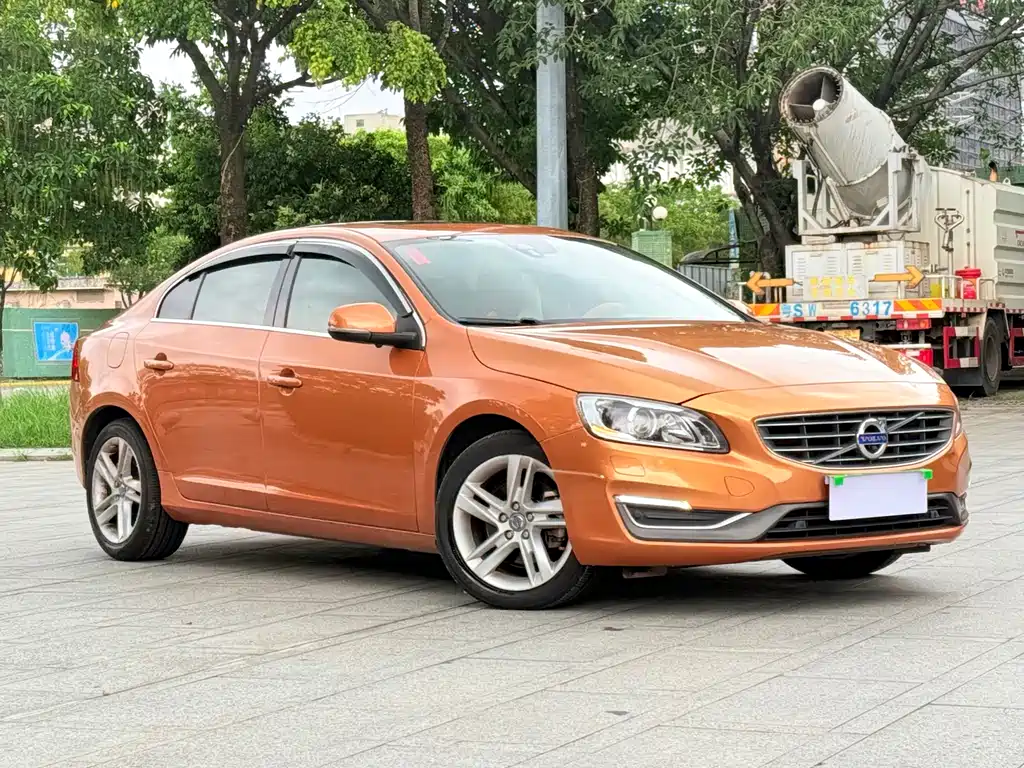 Volvo S60 2015 — фото 3