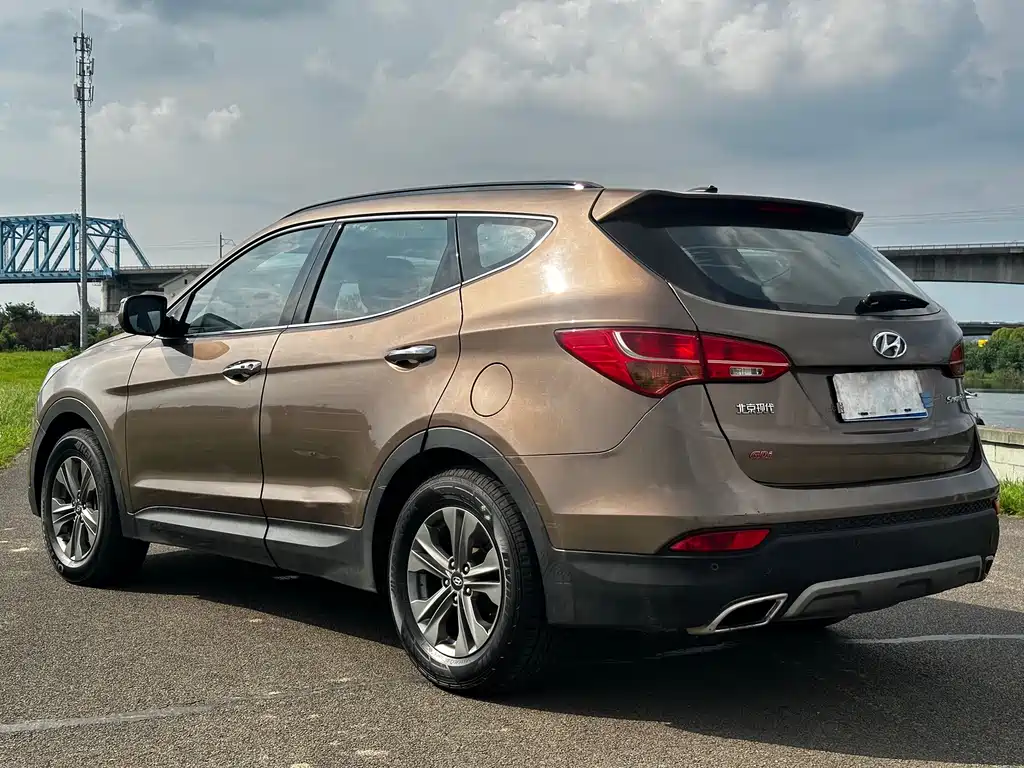 Hyundai Santa Fe 2015 — фото 14