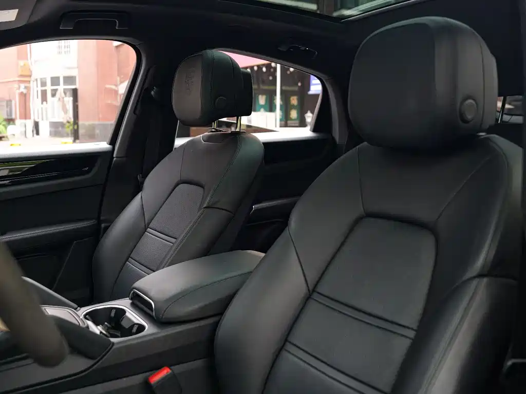 Porsche Cayenne 2020 — фото 10