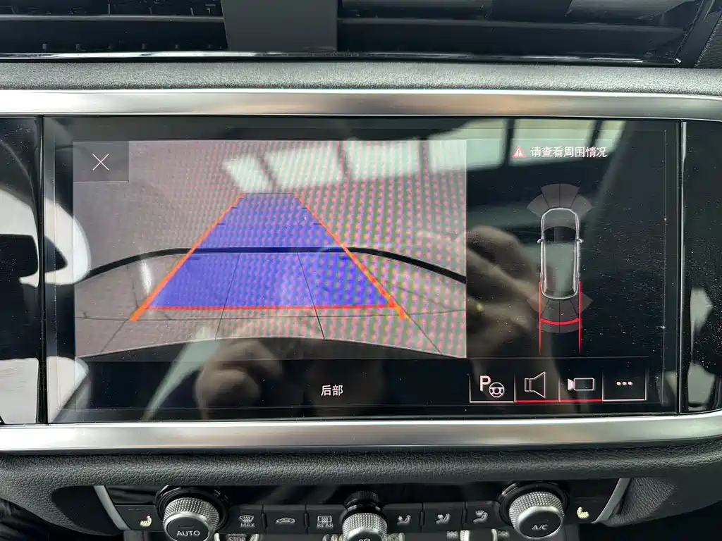 Audi Q3 2022 — фото 16