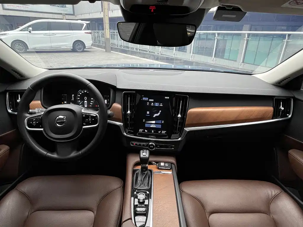 Volvo S90 2018 — фото 11