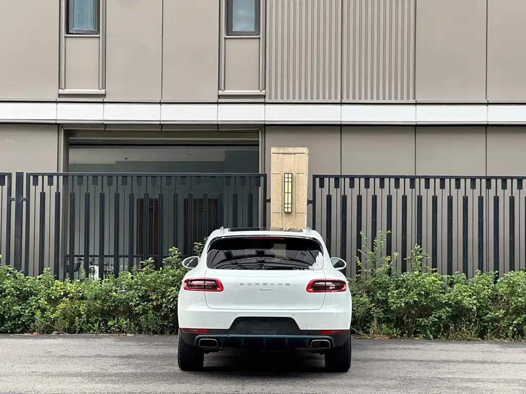 Porsche Macan 2016