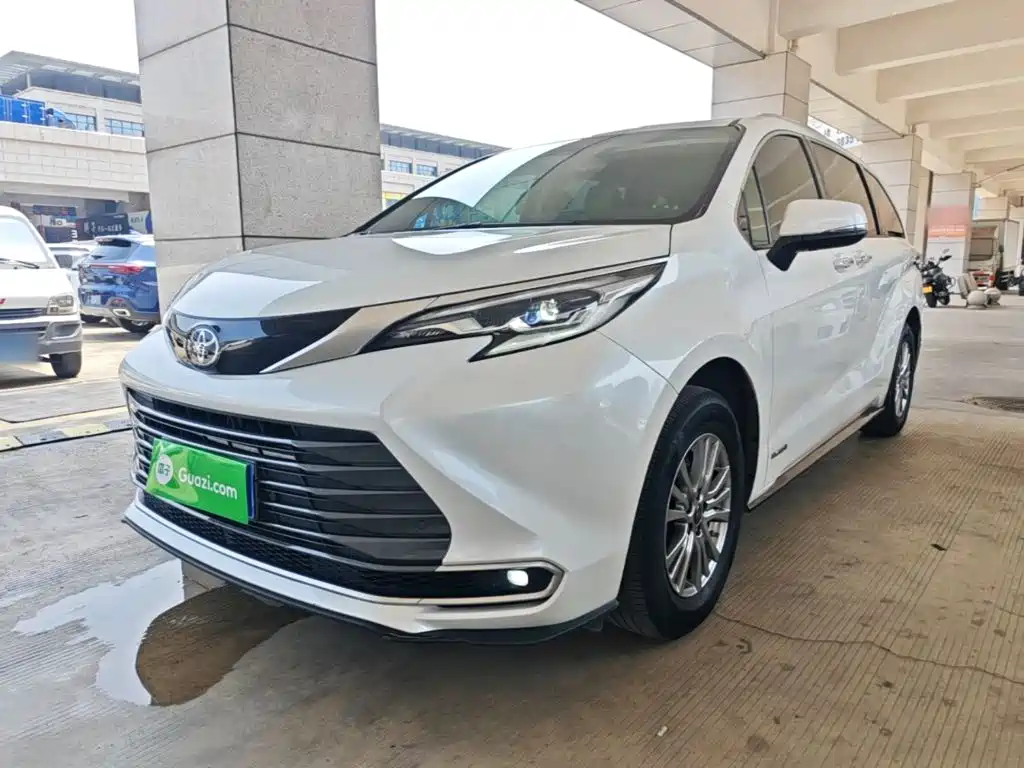Toyota Sienna 2023