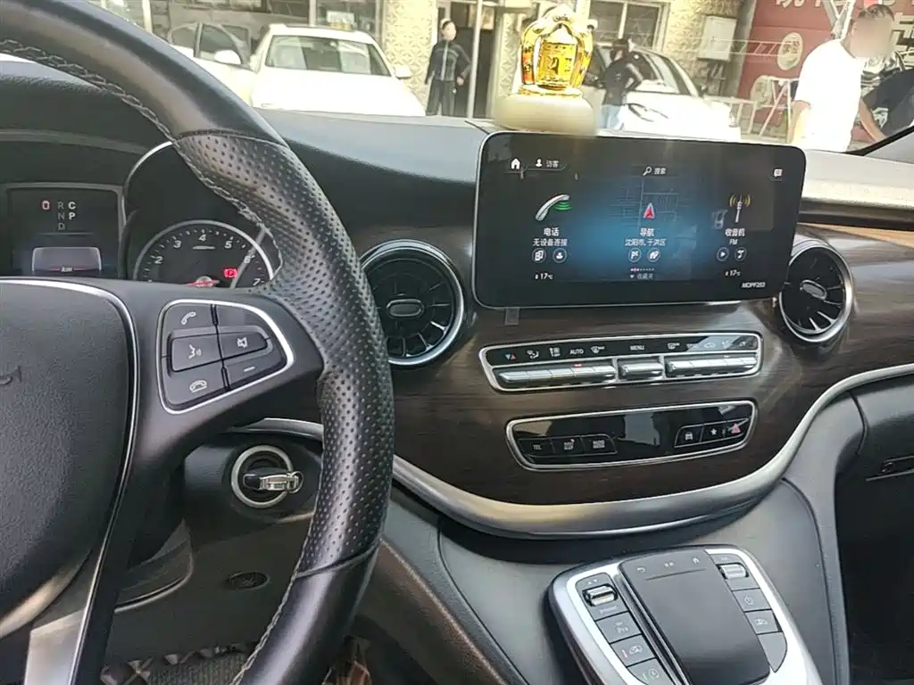 Mercedes-Benz V-Class 2021 — фото 10