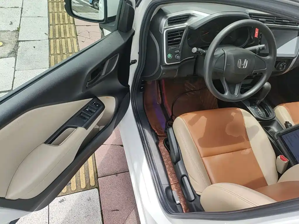 Honda City 2016 — фото 16