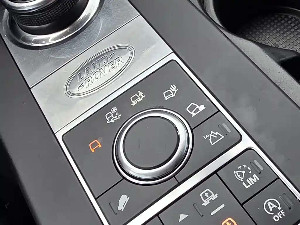 Land Rover Discovery 2018 — фото 19