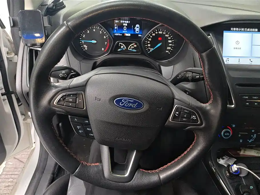 Ford Focus 2017 — фото 15