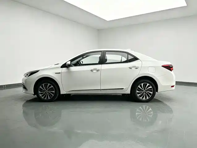 Toyota Corolla 2017 — фото 20