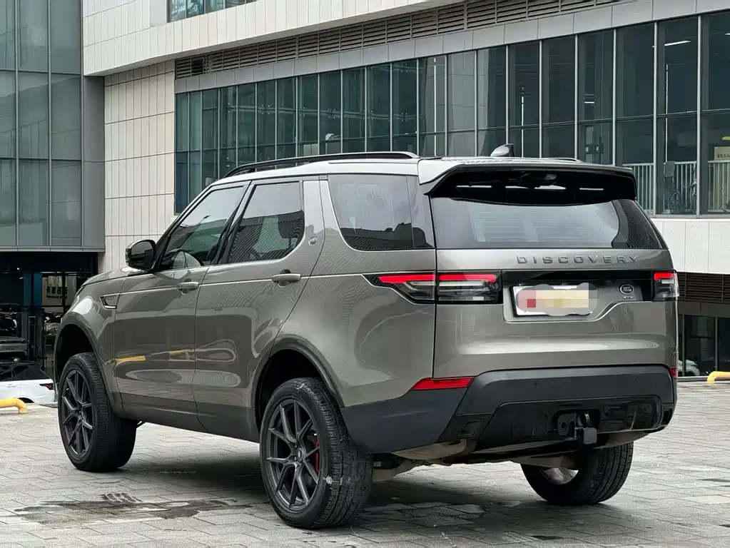 Land Rover Discovery 2018 — фото 11