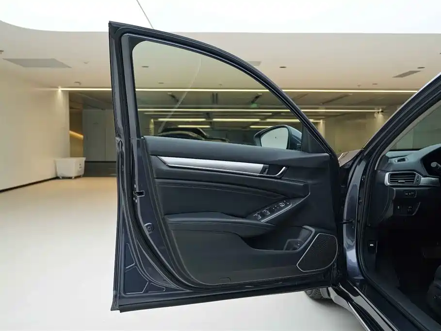 Honda Accord 2022 — фото 17