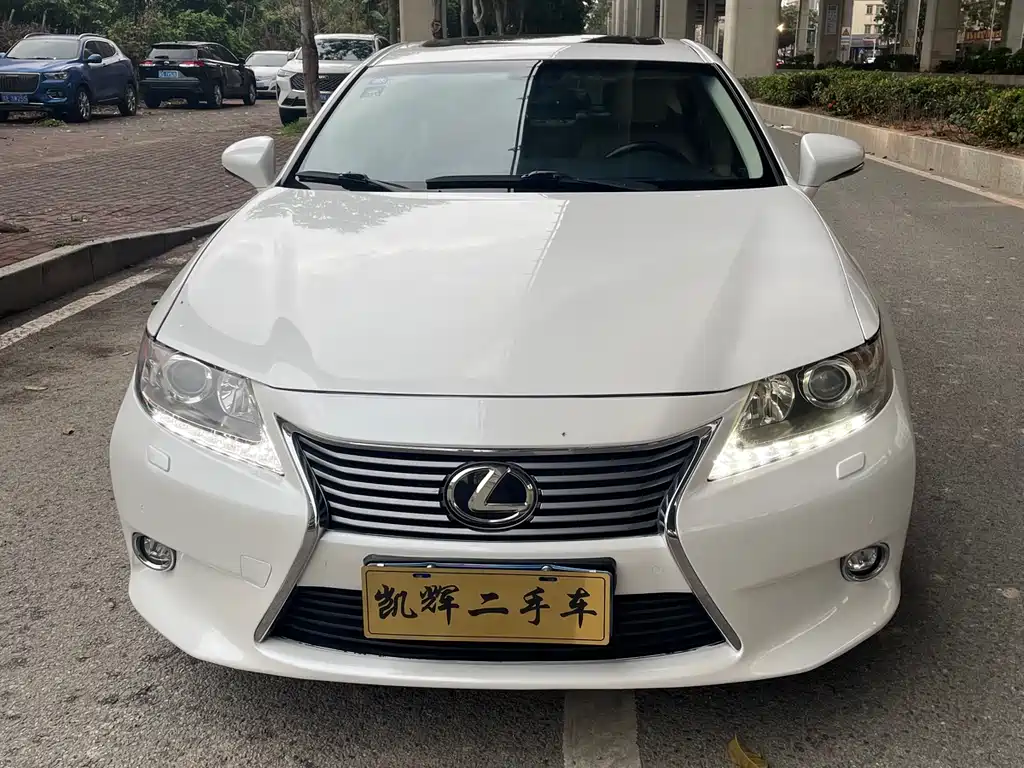 Lexus ES 2015 — фото 2