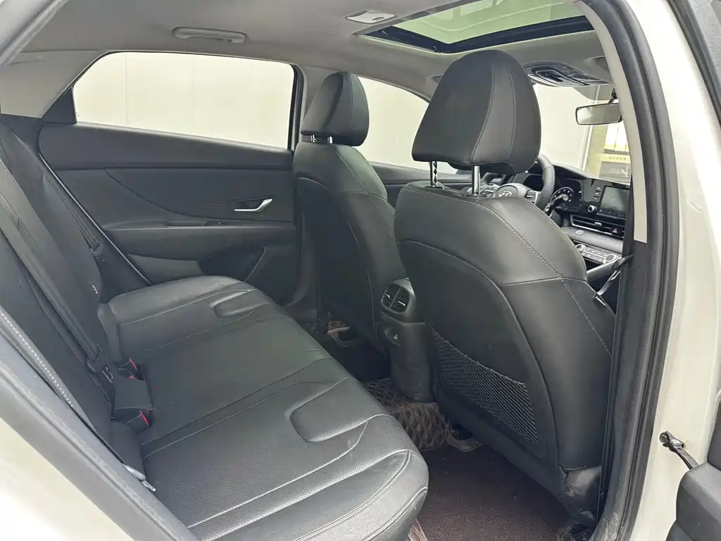 Hyundai Elantra 2023
