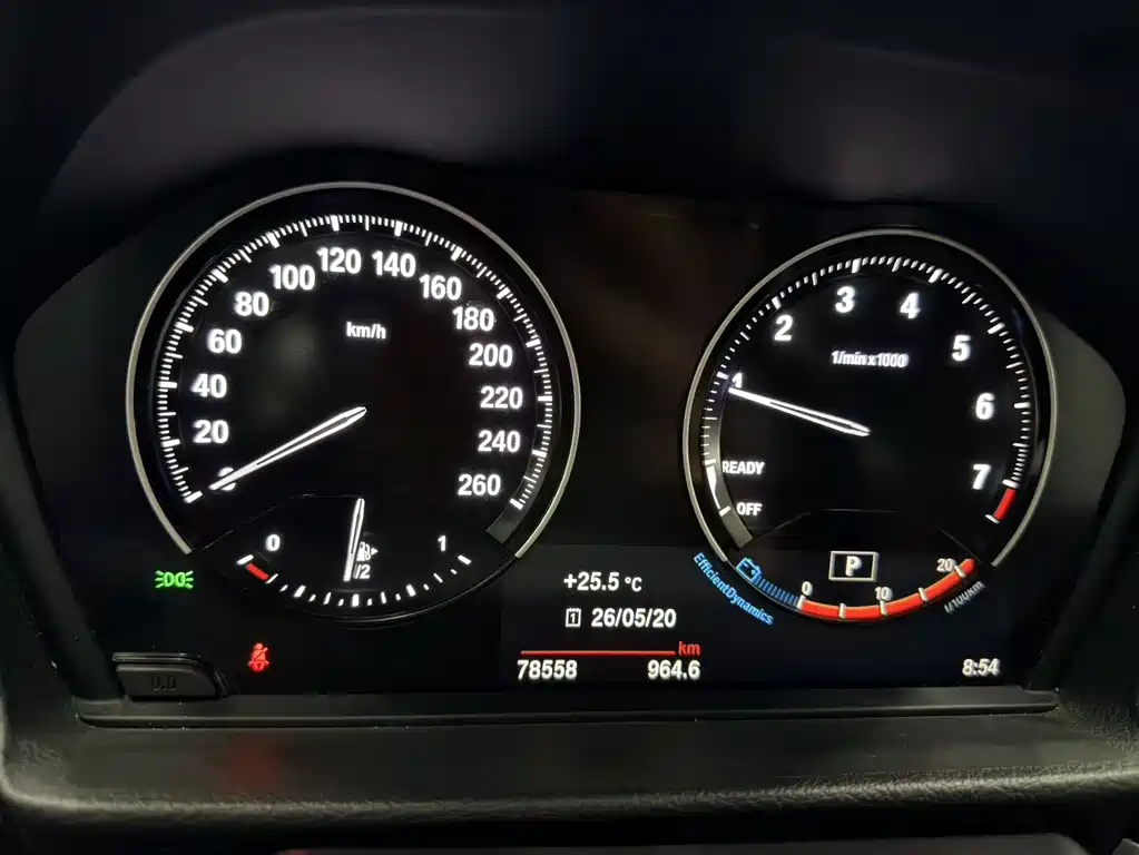 BMW 1 Series 2021 — фото 10
